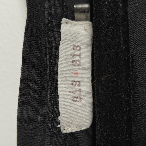 SIS SIS Anthropologie Black Cut Out Rolled Sleeve Top Size Large - Picture 2 of 14